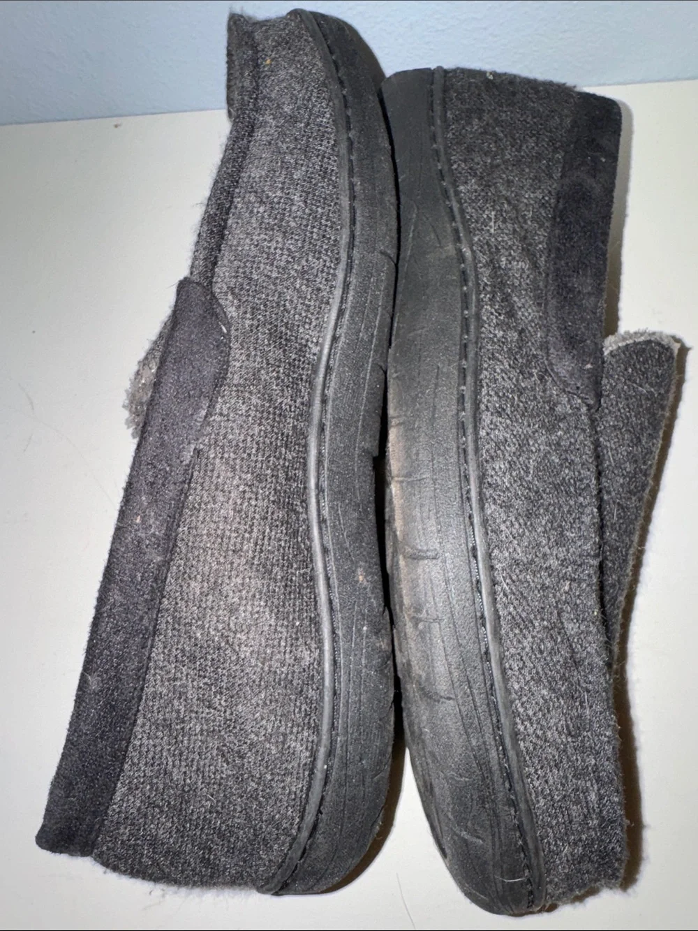 Wembley Classic Indoor/Outdoor Microsuede Movcasin Slippers  Men’s XL 11-12